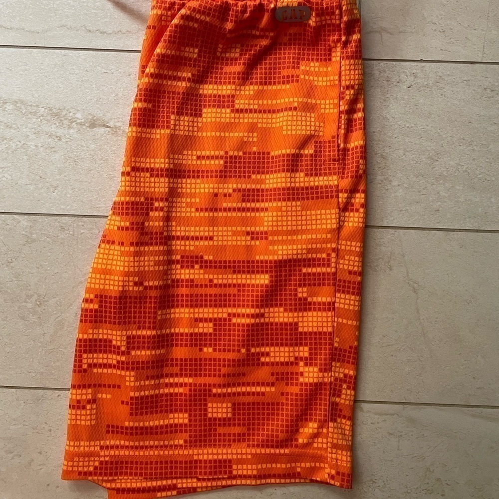 NWOT Gap shots - Picture 5 of 6